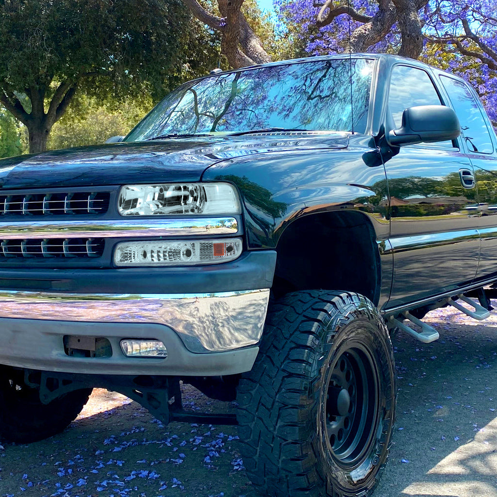 1999-2002 Chevrolet Silverado/ 2000-2006 Tahoe Suburban Bumper Lights (Chrome Housing/Clear Lens)