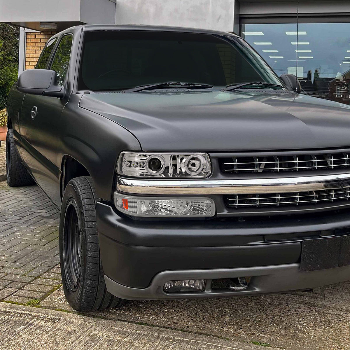 1999-2002 Chevrolet Silverado/ 2000-2006 Tahoe Suburban Dual Halo Projector Headlights w/ Bumper Lights (Chrome Housing/Clear Lens)