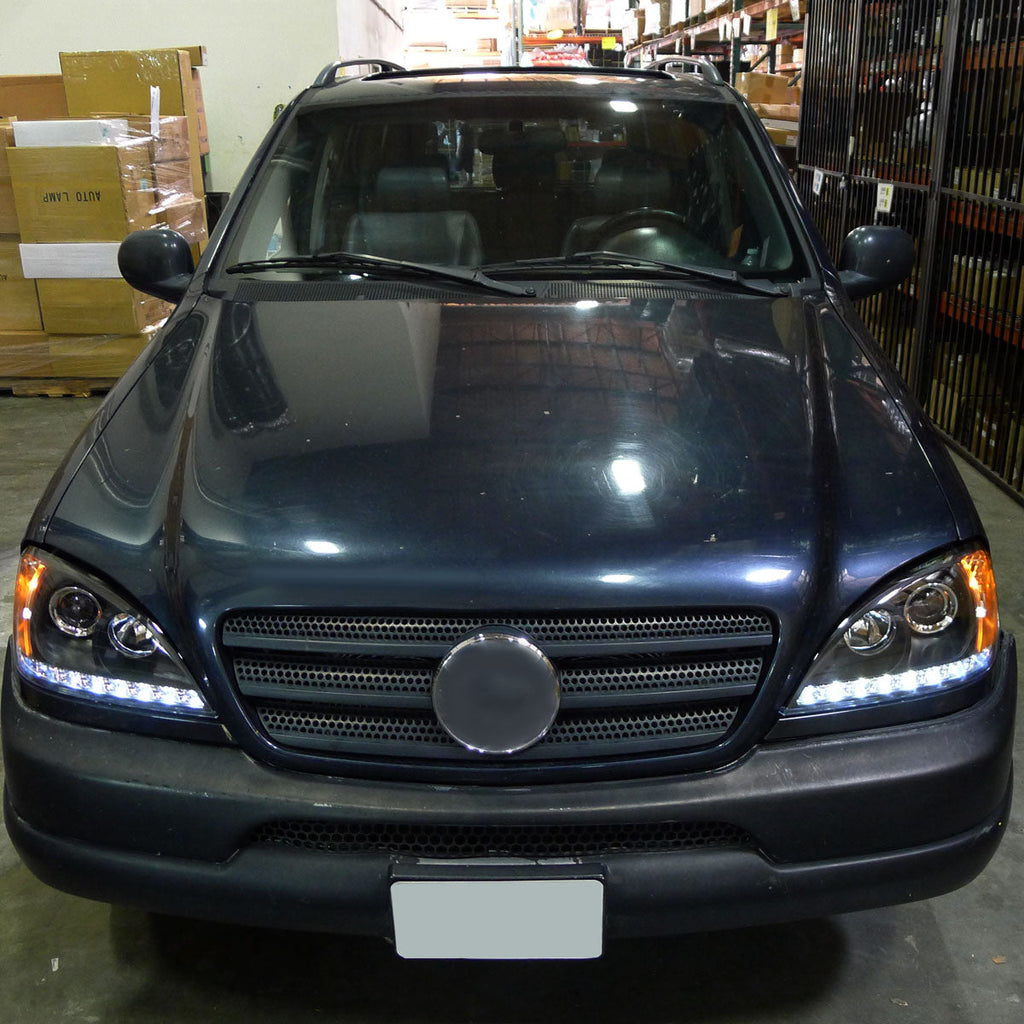 2002-2005 Mercedes Benz W163 ML Class Projector Headlights w/ SMD LED Light Strip (Matte Black Housing/Clear Lens)