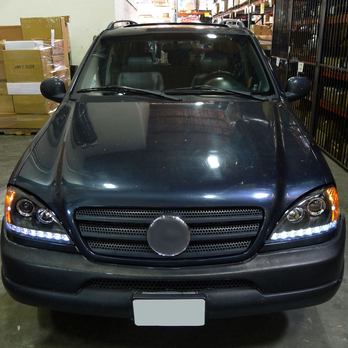 2002-2005 Mercedes Benz W163 ML Class Projector Headlights w/ SMD LED Light Strip (Matte Black Housing/Clear Lens)