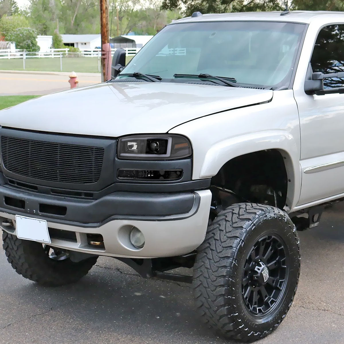 2000-2006 GMC Sierra/Denali/Yukon LED Strip Projector Headlights (Glossy Black Housing/Clear Lens)