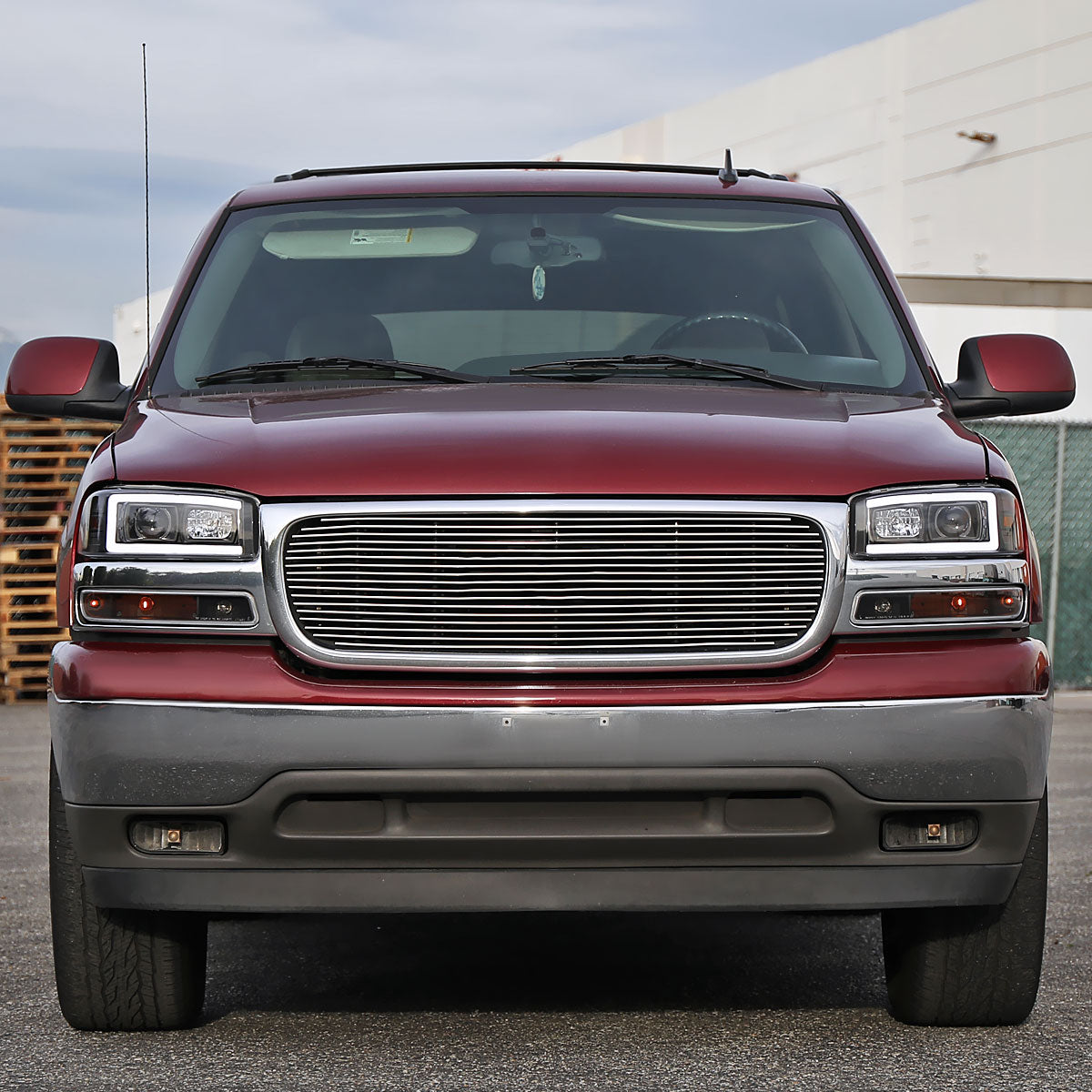 2000-2006 GMC Sierra/Denali/Yukon LED Strip Projector Headlights (Matte Black Housing/Clear Lens)