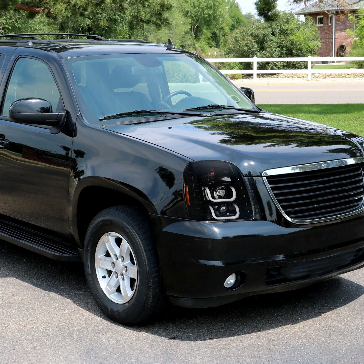 2007-2014 GMC Yukon/Yukon XL 1500/2500 LED U-Bar Projector Headlights (Jet Black Housing/Clear Lens)