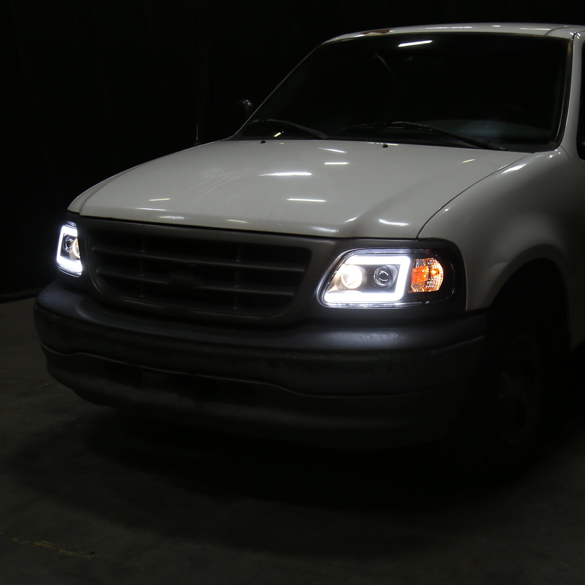 1997-2004 Ford F-150 / 1997-2002 Expedition LED C-Bar Projector Headlights (Black Housing/Clear Lens)