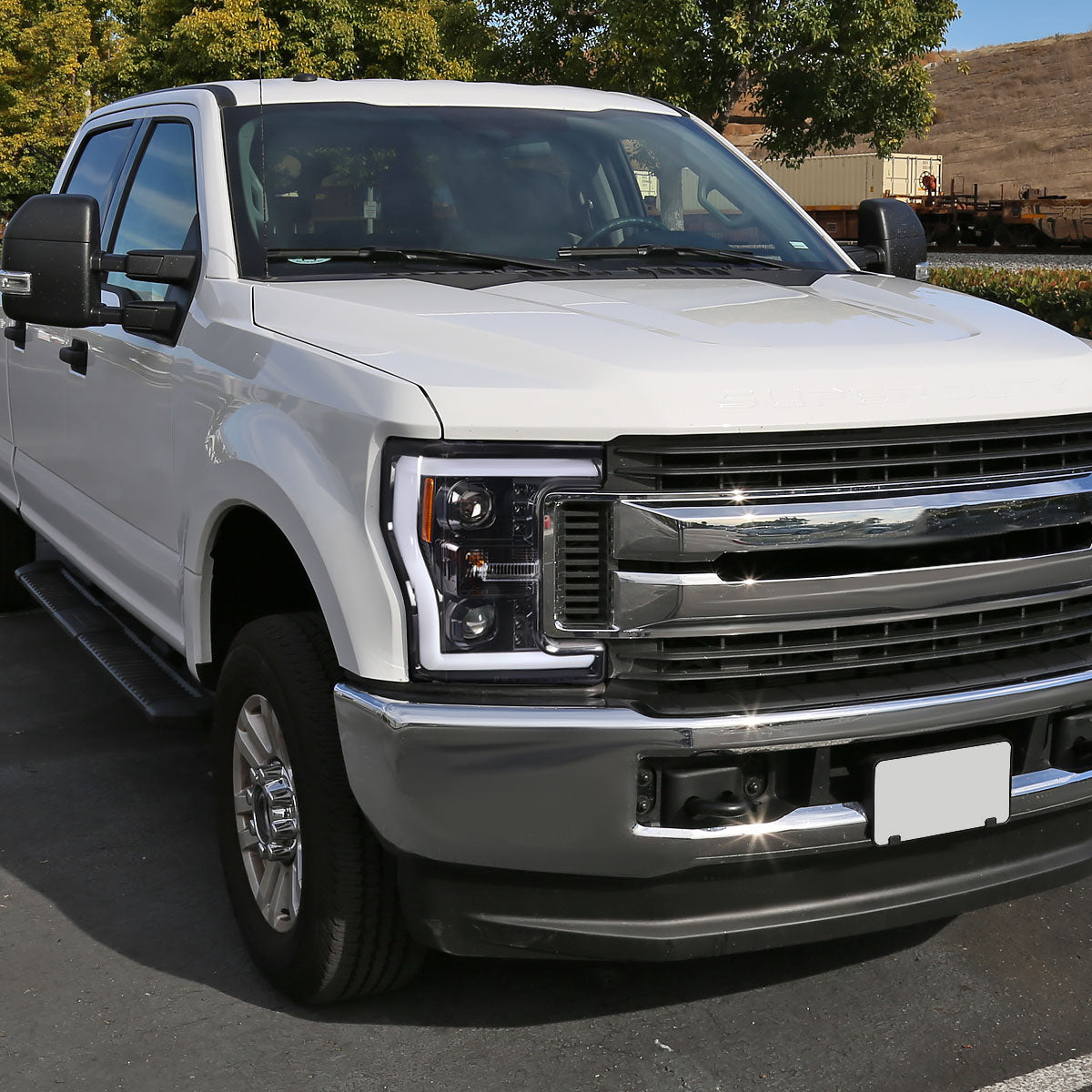 2017-2019 Ford F-250 F-350 F-450 F-550 Switchback LED C-Bar Projector Headlights (Jet Black Housing/Clear Lens)