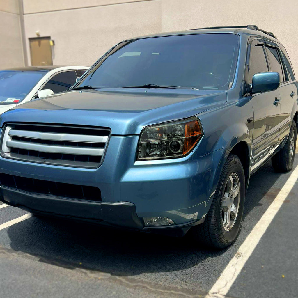 2006-2008 Honda Pilot Projector Style Headlights (Chrome Housing/Smoked Lens)