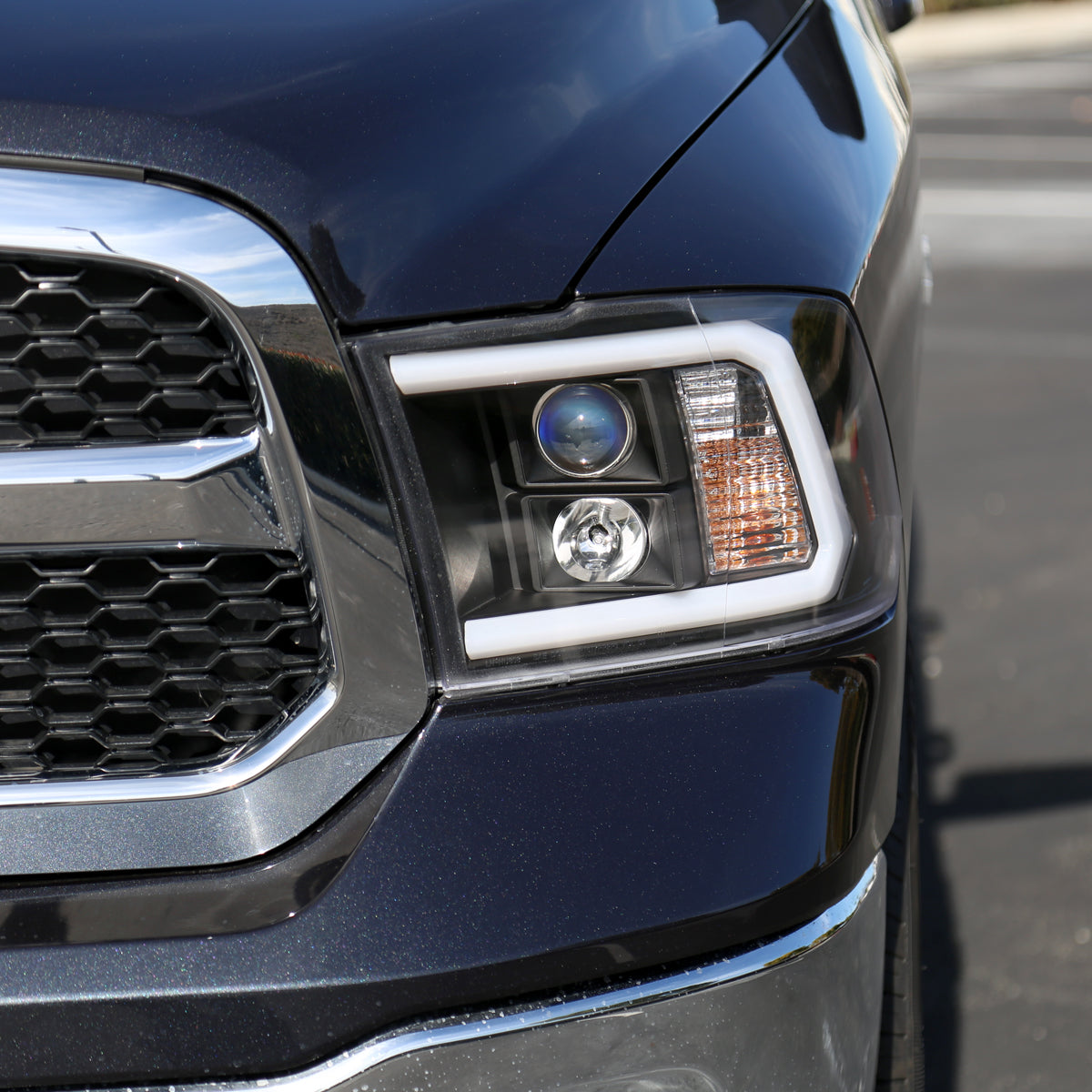 2009-2018 Dodge RAM 1500 / 2019-2021 RAM Classic / 2010-2018 RAM 2500 3500 LED C-Bar Projector Headlights (Matte Black Housing/Clear Lens)