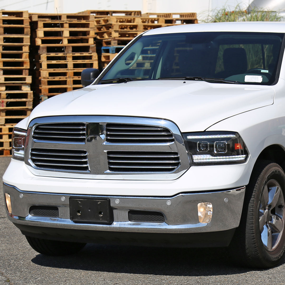 2009-2018 Dodge RAM 1500  / 2019-2021 RAM Classic / 2010-2018 RAM 2500 3500 Switchback Sequential Projector Headlights (Matte Black Housing/Clear Lens)