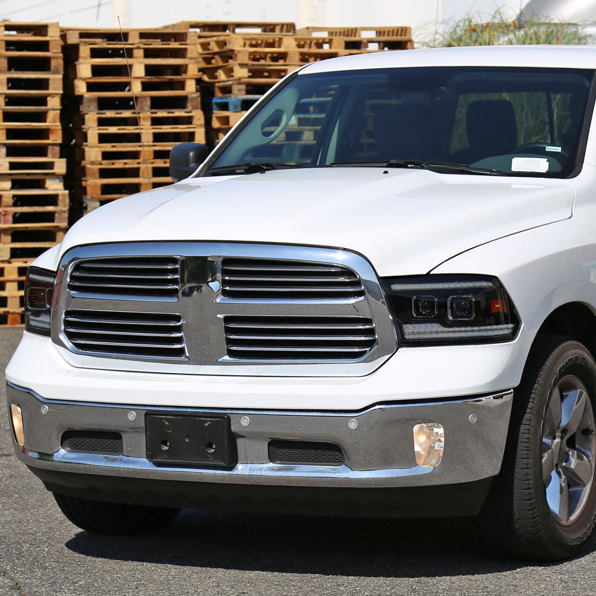 2009-2018 Dodge RAM 1500  / 2019-2021 RAM Classic / 2010-2018 RAM 2500 3500 Switchback Sequential Projector Headlights (Matte Black Housing/Smoked Lens)