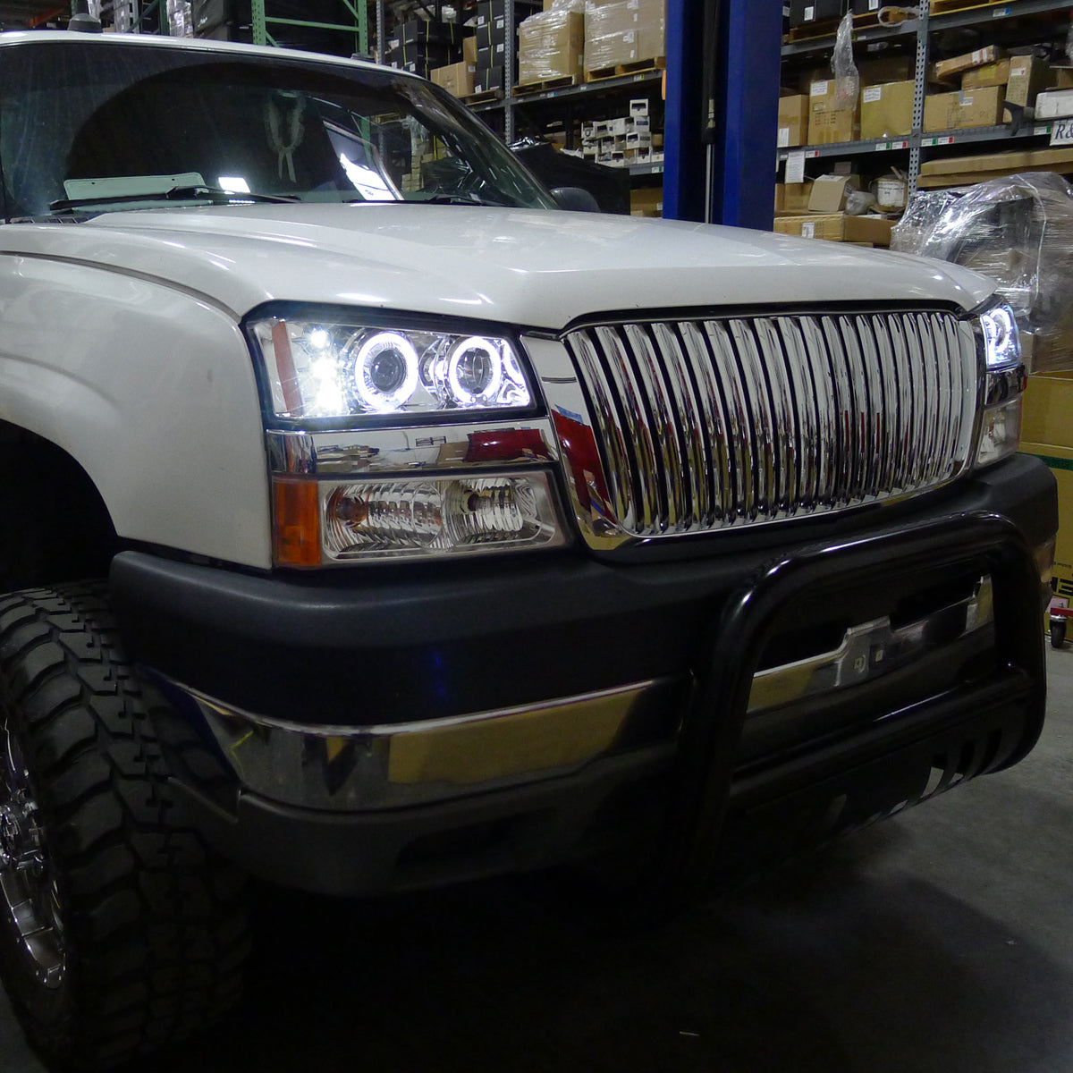 2002-2006 Chevrolet Avalanche/ 2003-2007 Silverado Dual Halo Projector Headlights (Chrome Housing/Clear Lens)