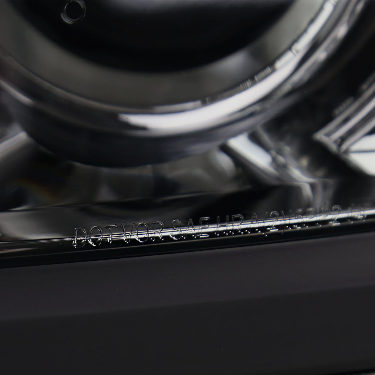 2014-2015 Chevrolet Silverado 1500 Projector Headlights w/ Black Trim (Chrome Housing/Light Smoked Lens)