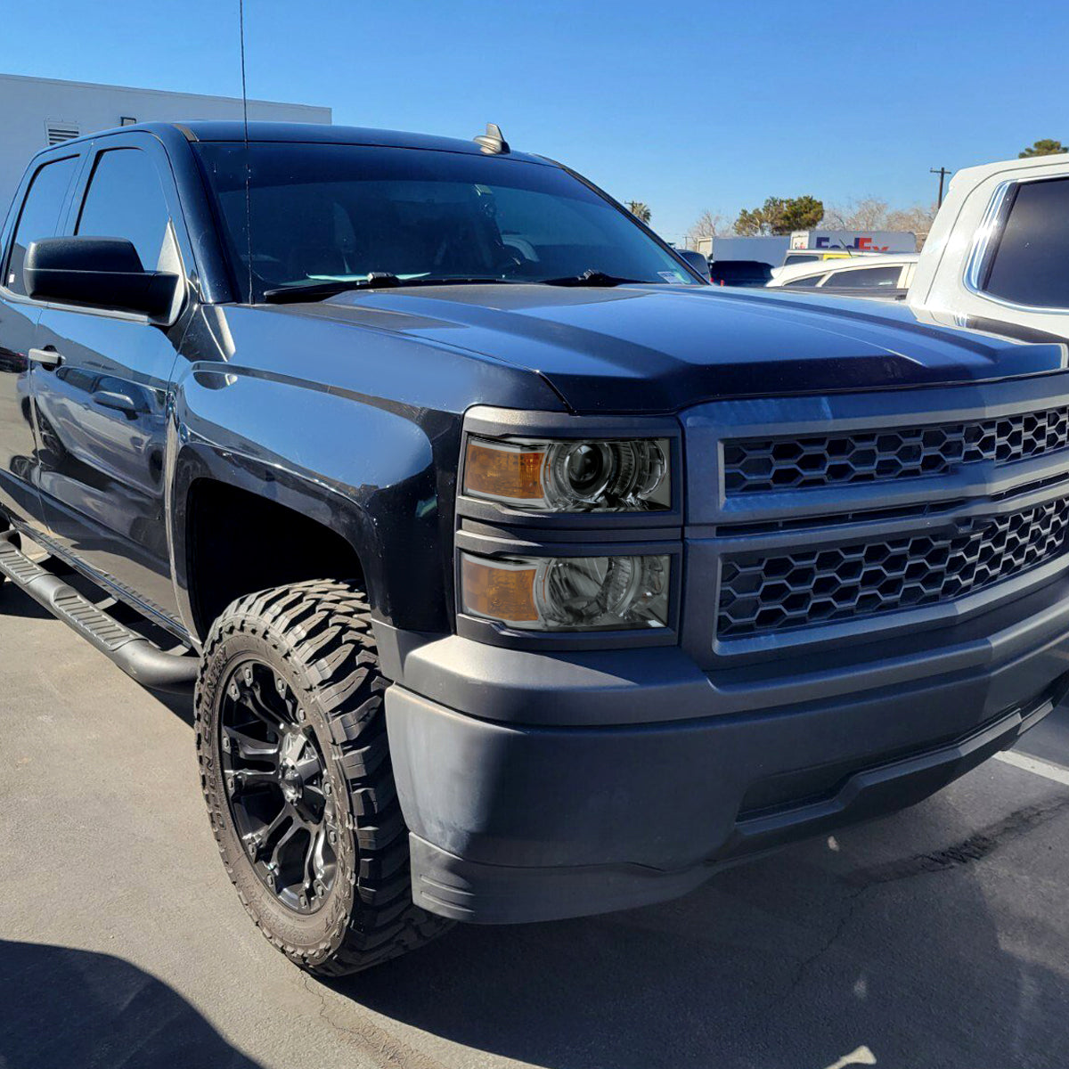 2014-2015 Chevrolet Silverado 1500 Projector Headlights w/ Black Trim (Chrome Housing/Light Smoked Lens)
