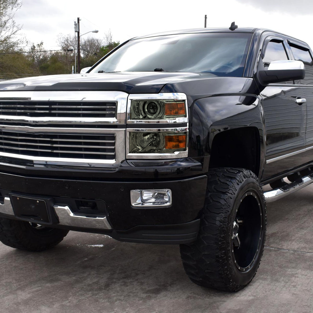 2014-2015 Chevrolet Silverado 1500 Projector Headlights w/ Chrome Trim (Chrome Housing/Light Smoked Lens)