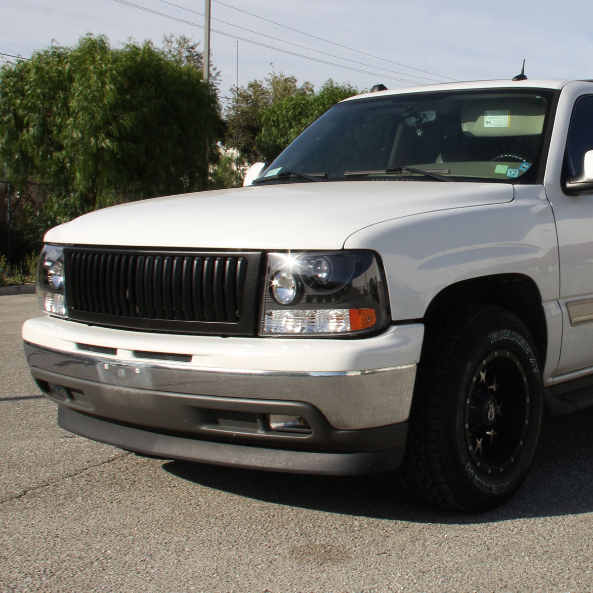1999-2002 Chevrolet Silverado 1500 2500/ 2000-2006 Tahoe Suburban 1PC Projector Headlights w/ LED Light Strip & Bumper Lights (Matte Black Housing/Clear Lens)