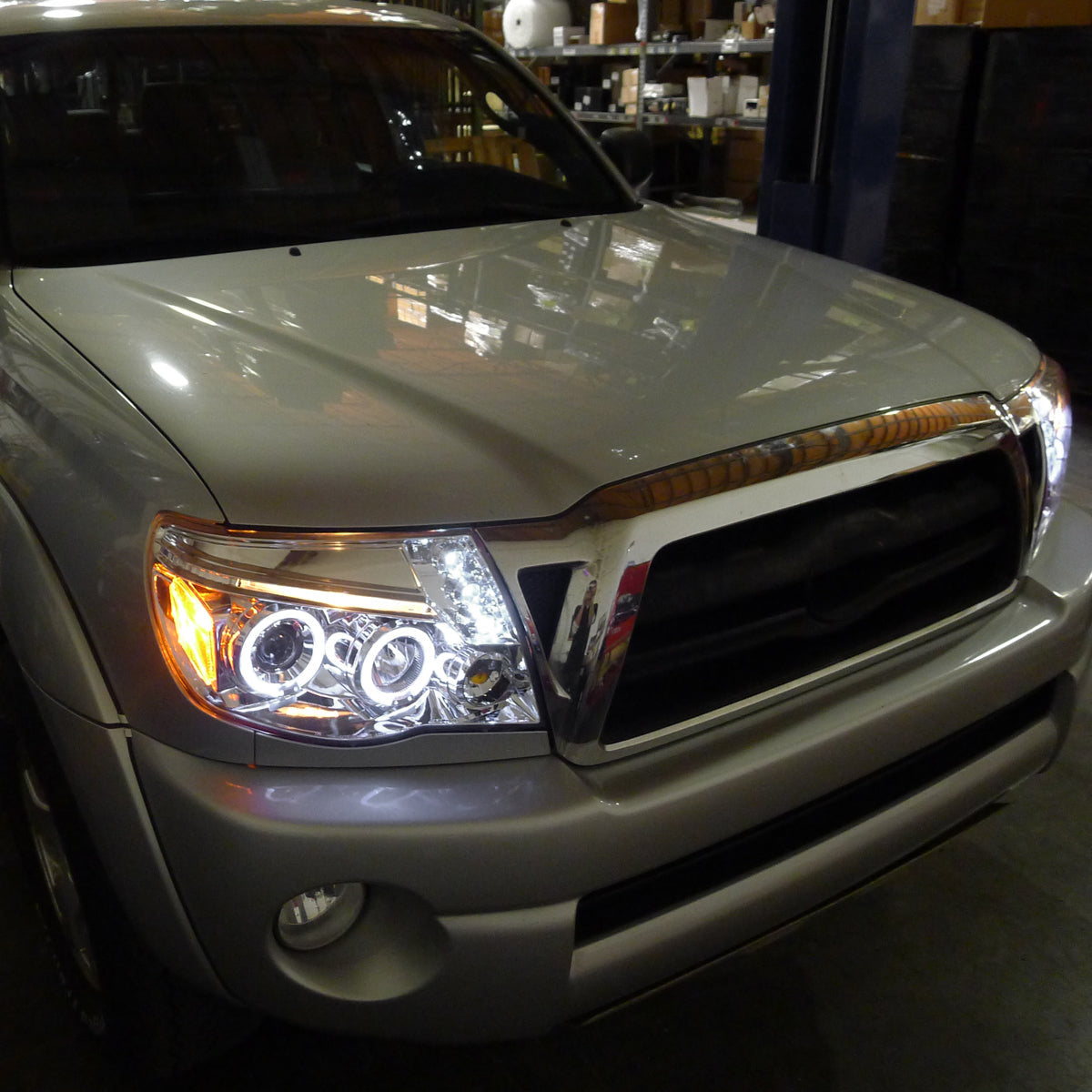 2005-2011 Toyota Tacoma Dual Halo Projector Headlights (Chrome Housing/Clear Lens)