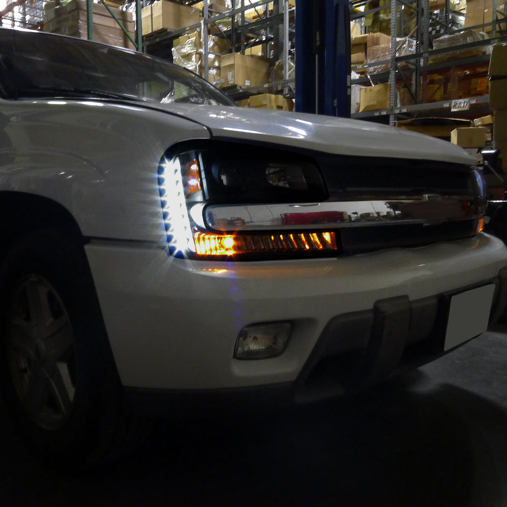 2002-2009 Chevrolet Trailblazer Projector Headlights w/ LED Light Strip (Black Housing/Smoked Lens)