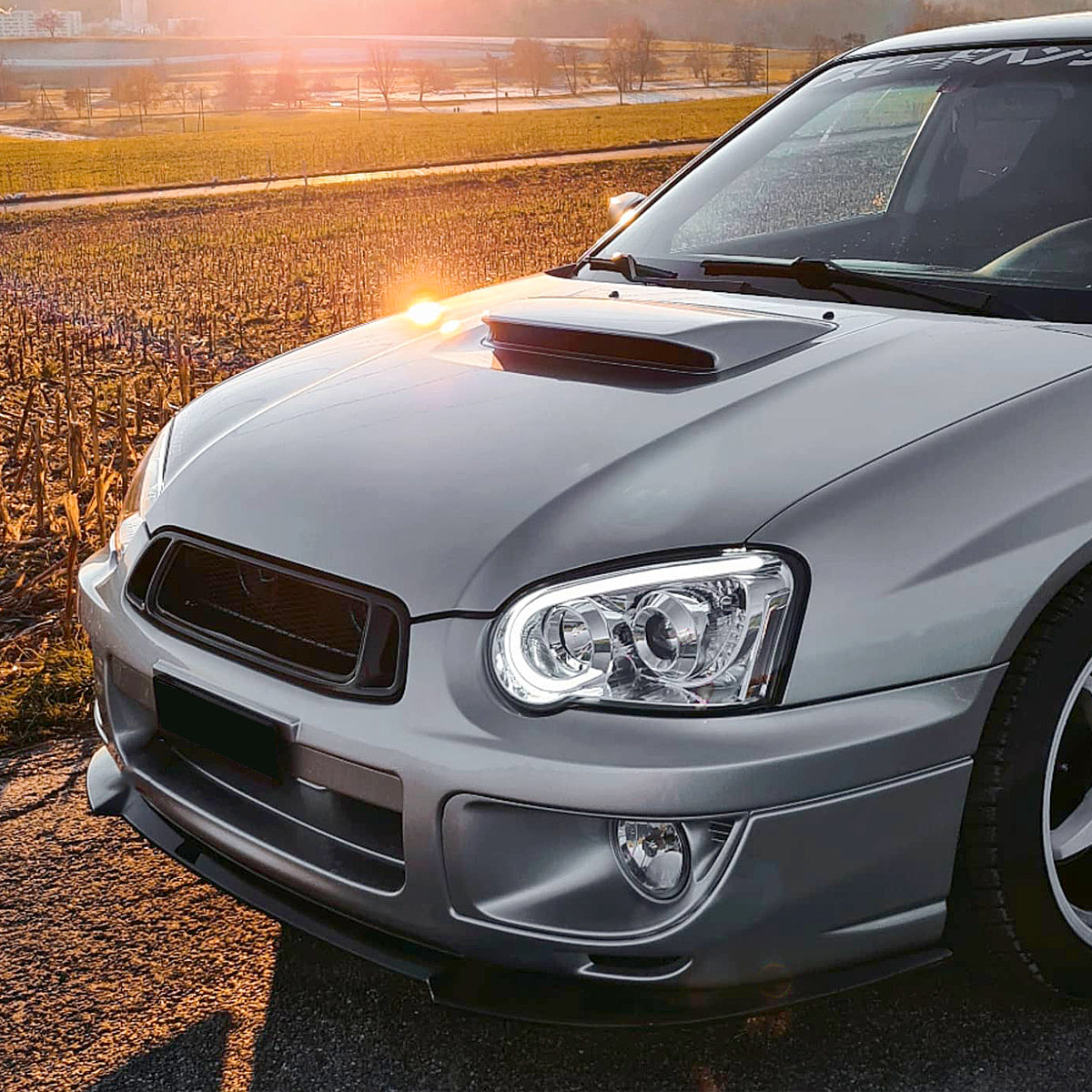 2004-2005 Subaru Impreza WRX/STI Outback Projector Headlights w/ LED Light Bar (Chrome Housing/Clear Lens)