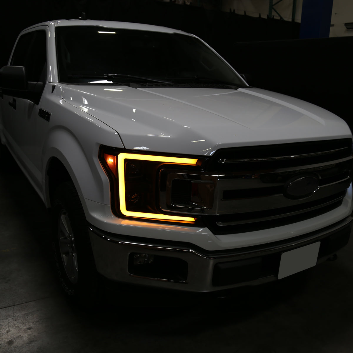 2018-2020 Ford F-150 Projector Headlights w/ Amber LED Sequential Turn Signal Lights (Matte Black Housing / Clear Lens)