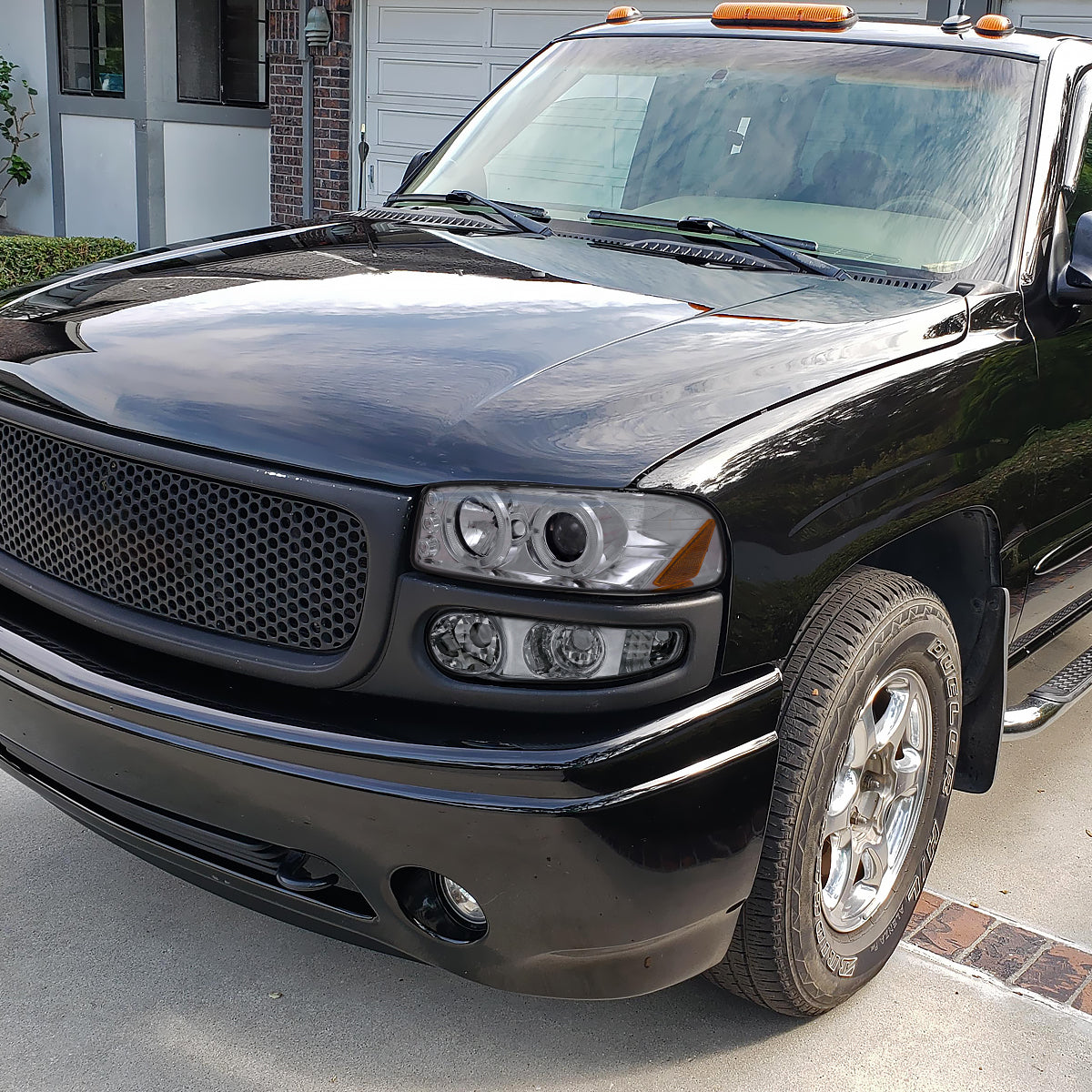 2000-2006 GMC Sierra/Yukon/Yukon XL Denali Bumper Lights (Chrome Housing/Clear Lens)