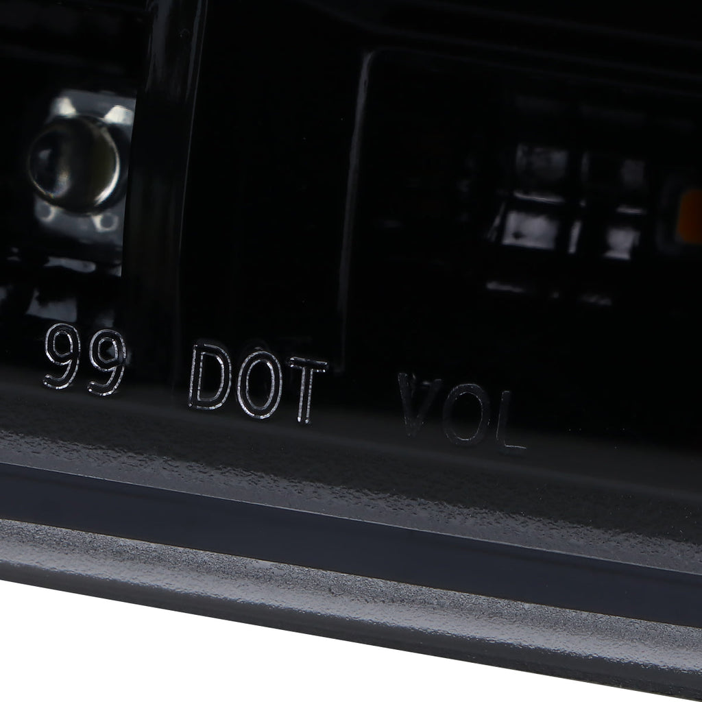 1999-2007 GMC Sierra/Yukon/Yukon XL Bumper Lights w/ Sequential Turn Signal Lights (Glossy Black Housing/Smoked Lens)