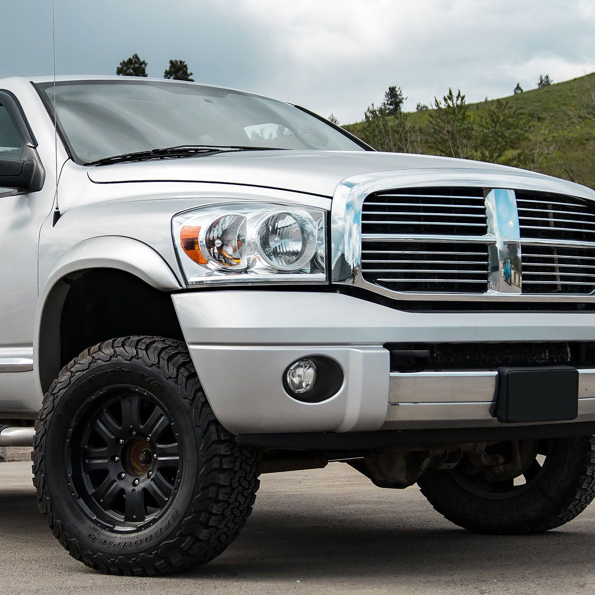 2002-2009 Dodge RAM 1500/2500/3500 9006 Fog Lights (Chrome Housing/Clear Lens)