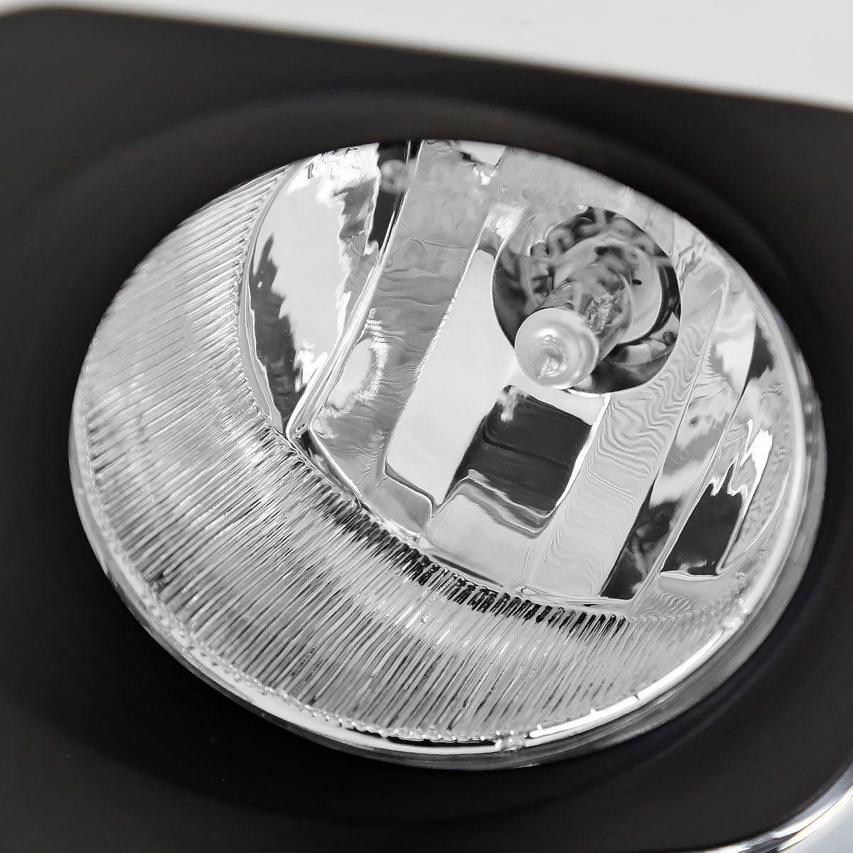 2016-2022 Toyota Tacoma H16 Chrome Bezel Fog Lights Kit (Chrome Housing/Clear Lens)