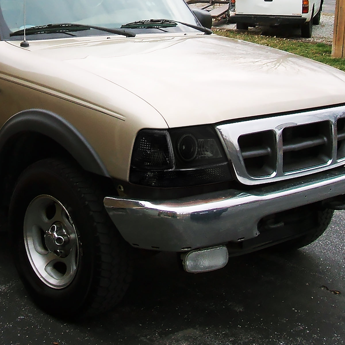 1998-2000 Ford Ranger Halo Projector Headlights (Black Housing/Smoked Lens)