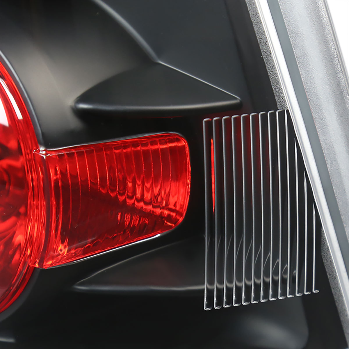 2003-2005 Toyota 4Runner Tail Lights (Matte Black Housing/Clear Lens)