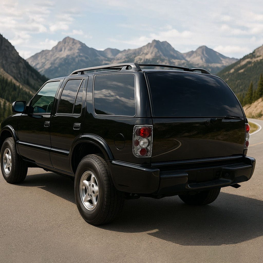 1995-2004 Chevrolet Blazer/S10 GMC Jimmy/Envoy Oldmosbile Bravada Tail Lights (Chrome Housing/Clear Lens)