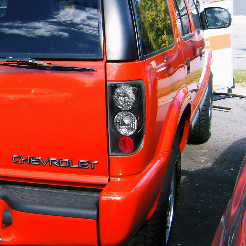1995-2004 Chevrolet Blazer/S10 GMC Jimmy/Envoy Oldmosbile Bravada LED Tail Lights (Matte Black Housing/Clear Lens)