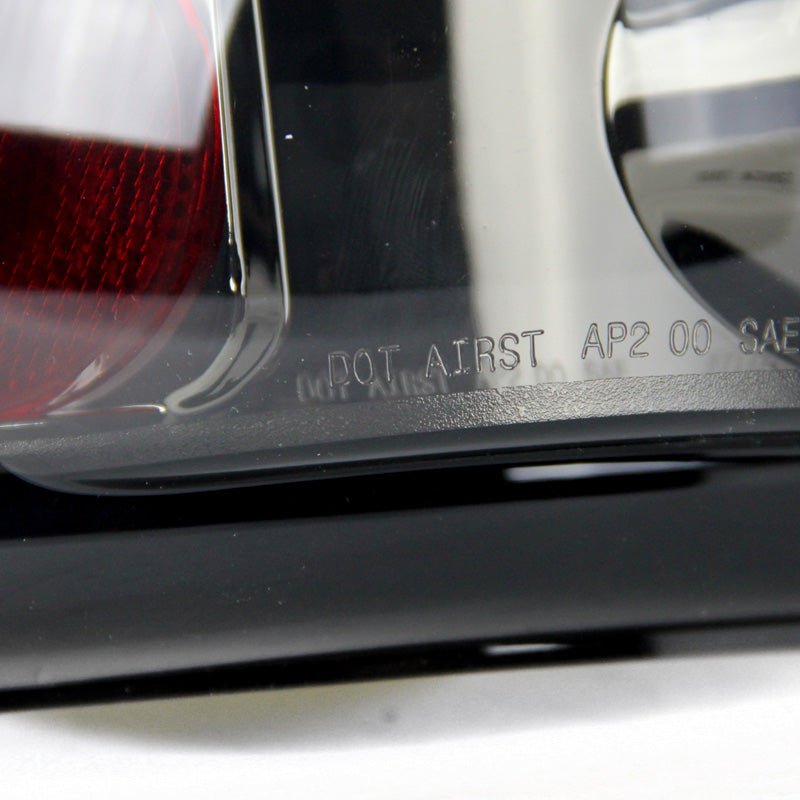 2000-2006 Chevrolet Suburban/Tahoe GMC Yukon/Yukon XL Tail Lights (Chrome Housing/Smoked Lens)