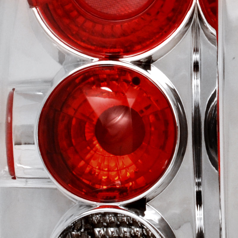 2005-2006 Jeep Grand Cherokee Tail Lights (Chrome Housing/Clear Lens)