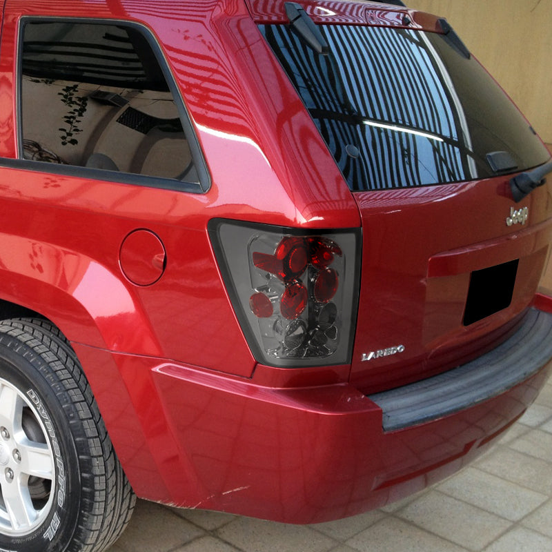 2005-2006 Jeep Grand Cherokee Tail Lights (Chrome Housing/Smoked Lens)