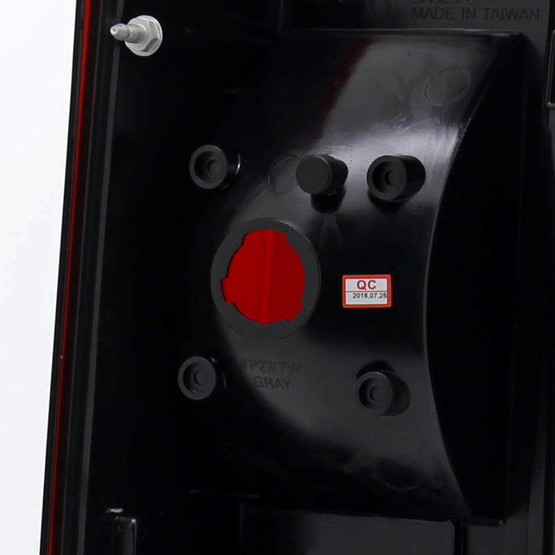 2005-2010 Hummer H3 Tail Lights (Chrome Housing/Red Smoked Lens)
