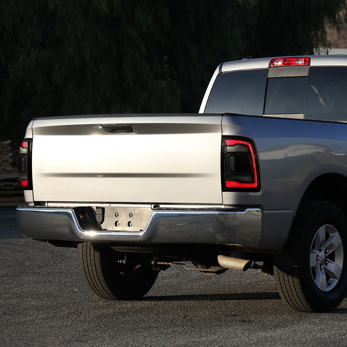 2009-2018 Dodge RAM 1500/2019-2022 RAM 1500 Classic/2010-2018 RAM 2500 3500 Red LED Bar Tail Lights (Matte Black Housing/Smoked Lens)