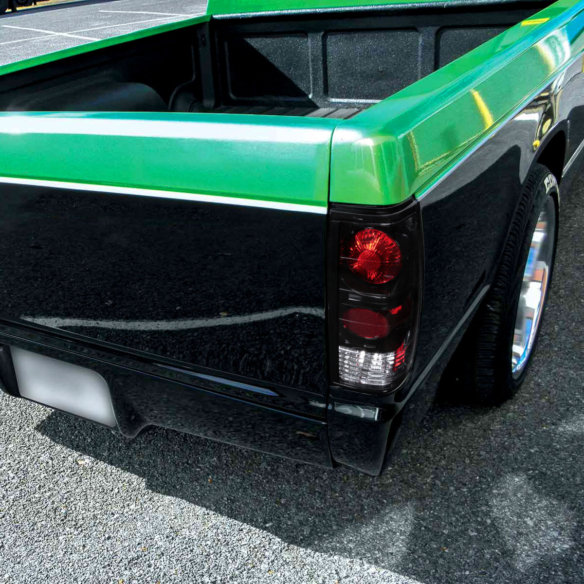 1982-1994 Chevrolet S10/Blazer GMC S15/Sonoma Tail Lights (Matte Black Housing/Clear Lens)