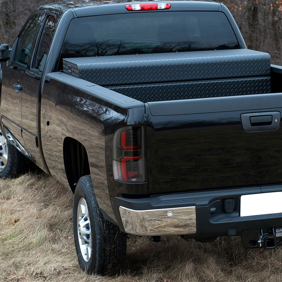 2007-2013 Chevrolet Silverado 1500/ 2007-2014 Silverado 2500HD/3500HD LED Tail Lights with Red LED Bar (Jet Black Housing/Clear Lens)