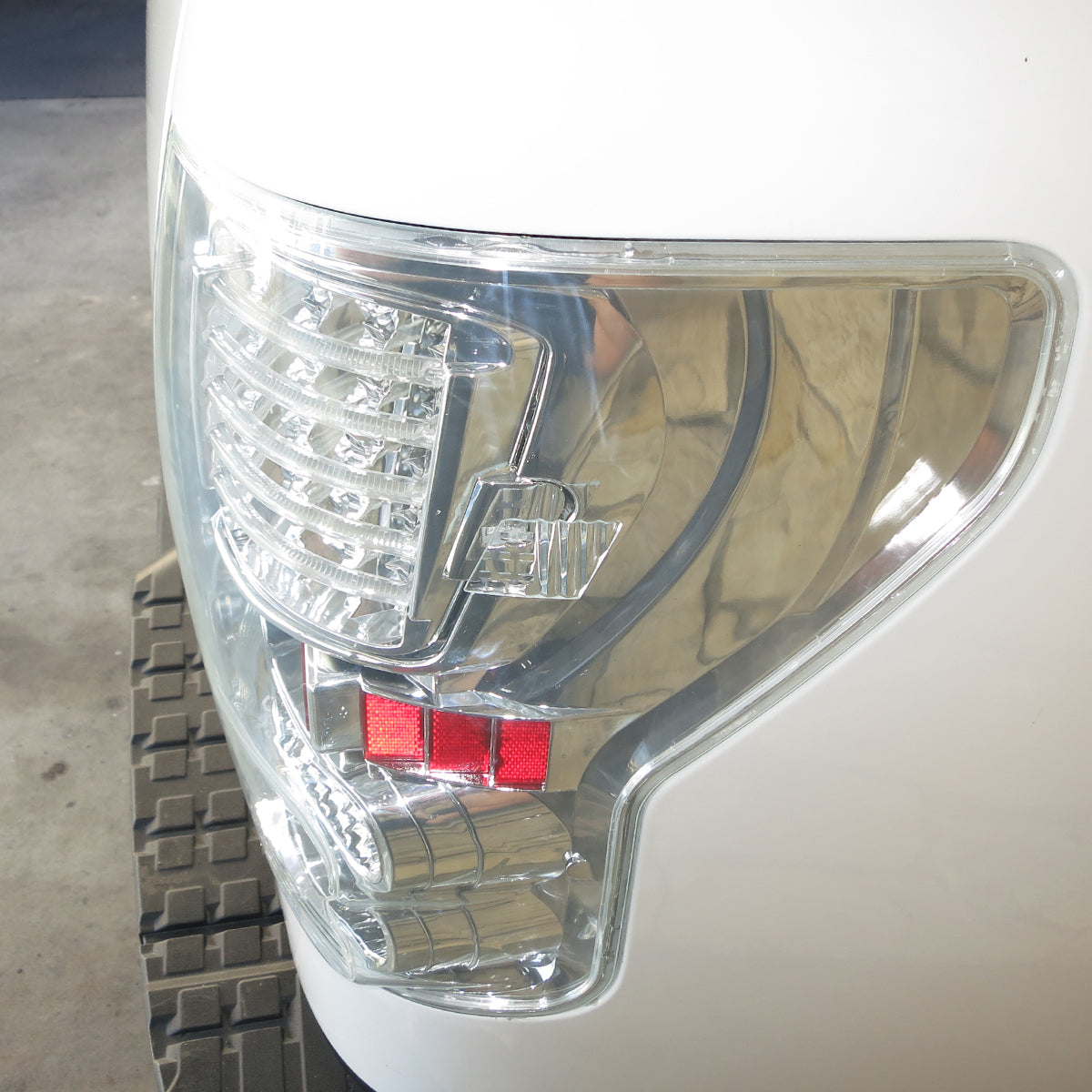2007-2013 Toyota Tundra LED Tail Lights (Chrome Housing/Clear Lens)