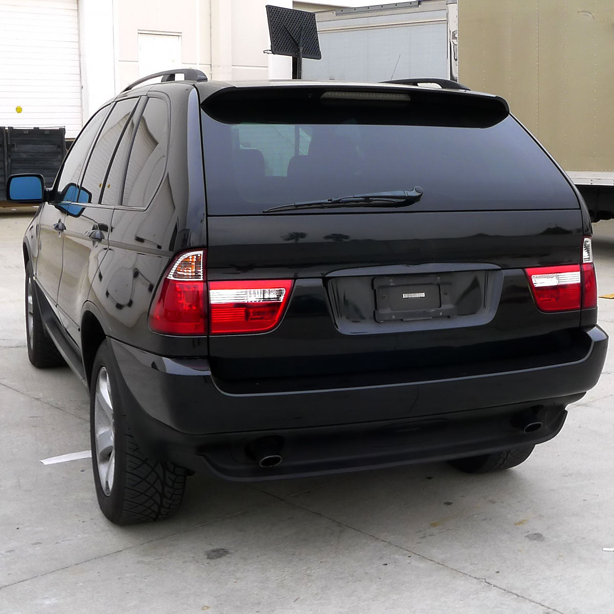 2000-2006 BMW E53 X5 LED Tail Lights (Chrome Housing/Red Lens)