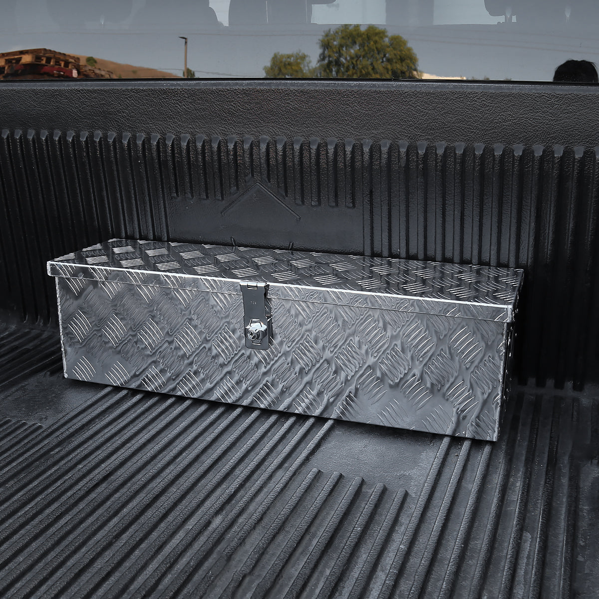 Universal 31" Heavy Duty Silver Aluminum Tool Box w/ Side Handles, Lock, & Keys